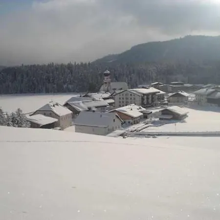 Lippenhof Çiftlik konaklama *